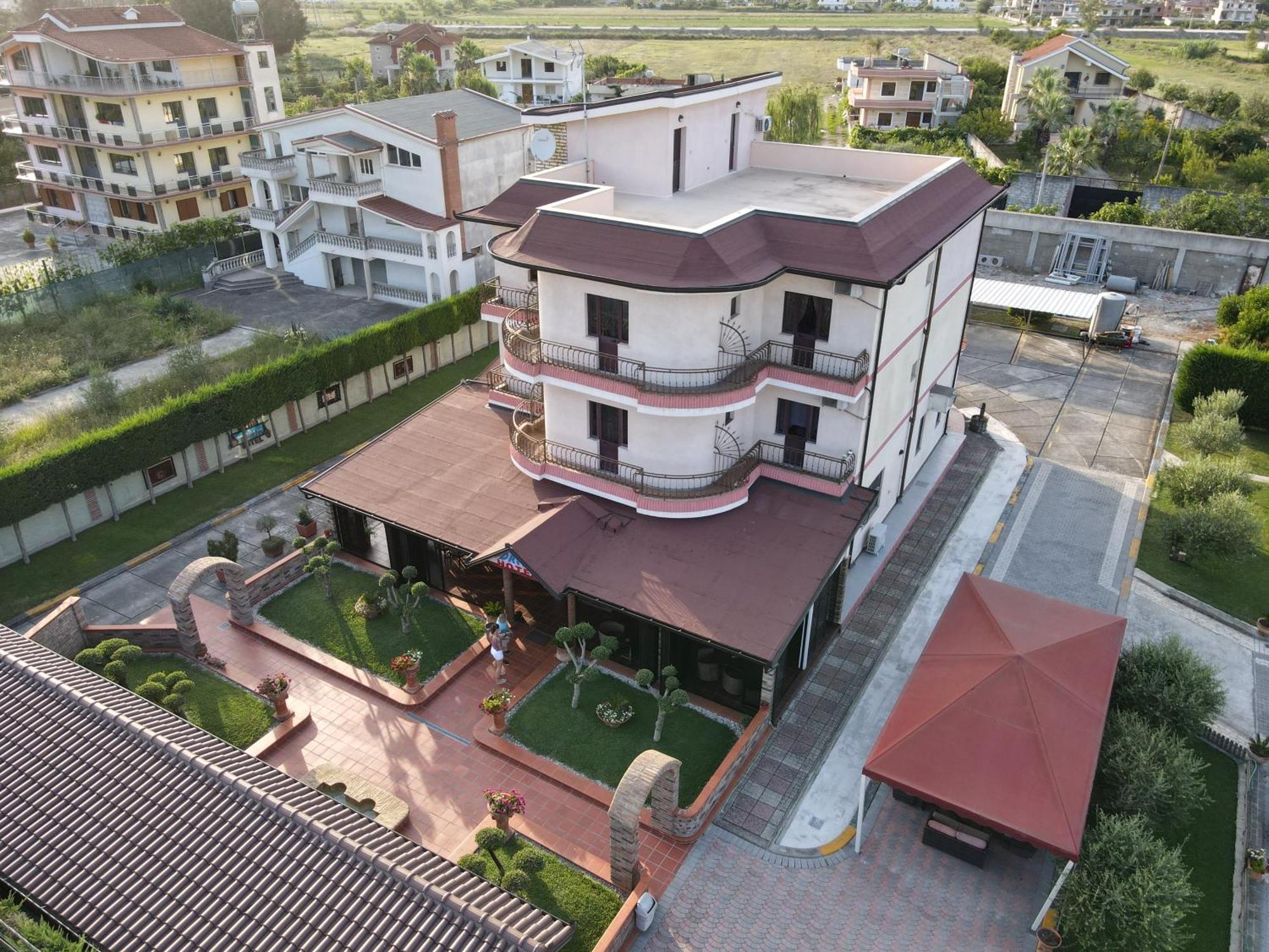 Hotel Drini 3*